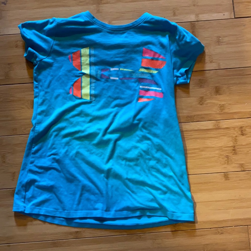 Under armor girls shirt